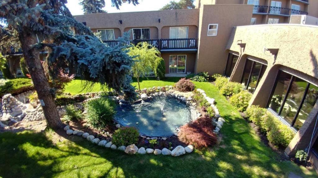 Riviera Village Green Hotel Complex Vernon Esterno foto